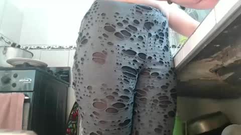 Snapshot of roxxane_purple chatting on April 19, 2026, 8:55 pm Florecita online show from April 19, 2026, 8:55 pm