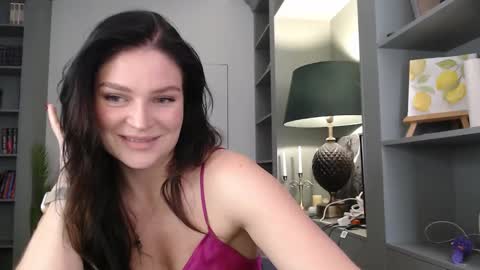 roxxiejet online show from October 14, 2025, 8:37 am