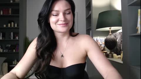 roxxiejet online show from December 5, 2025, 8:23 am