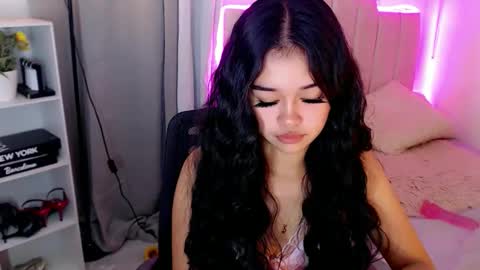 roxxy_blossom online show from November 4, 2025, 11:59 pm