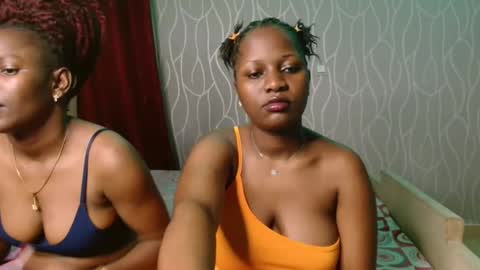 Snapshot of roxy_heather chatting on November 4, 2025, 11:04 pm Roxy online show from November 4, 2025, 11:04 pm