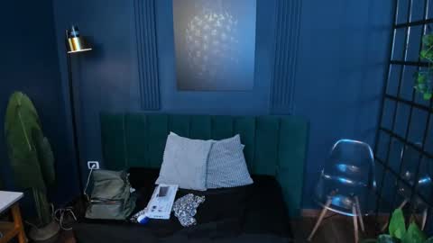 Snapshot of roxy_hell chatting on January 14, 2026, 12:00 pm Roxy hell online show from January 14, 2026, 12:00 pm