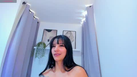 Roxy hell online show from April 10, 2026, 8:02 pm