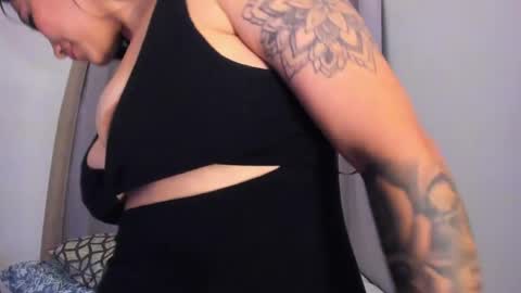 Roxy hell online show from May 23, 2026, 3:12 am