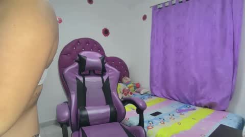 Snapshot of roxy_lu_07 chatting on December 21, 2025, 3:35 am Roxy online show from December 21, 2025, 3:35 am