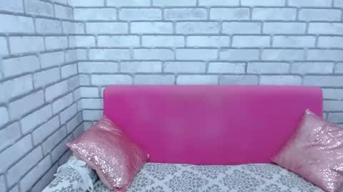 Snapshot of roxy_luxe chatting on December 14, 2025, 8:09 am roxy_luxe online show from December 14, 2025, 8:09 am