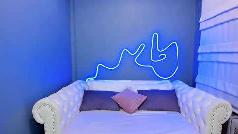 Roxy online show from February 1, 2025, 1:23 am