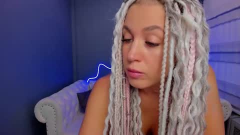 Roxy online show from March 8, 2025, 1:28 am