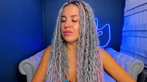 Roxy online show from September 25, 2025, 2:04 am