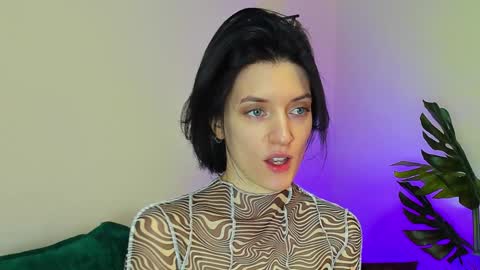 Snapshot of roxy_riot_ chatting on February 1, 2025, 4:24 am roxy_riot_ online show from February 1, 2025, 4:24 am