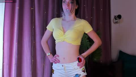 Snapshot of roxy_riot_ chatting on February 6, 2025, 7:35 am roxy_riot_ online show from February 6, 2025, 7:35 am