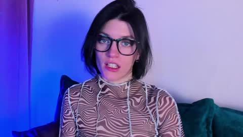 Snapshot of roxy_riot_ chatting on February 7, 2025, 7:29 am roxy_riot_ online show from February 7, 2025, 7:29 am