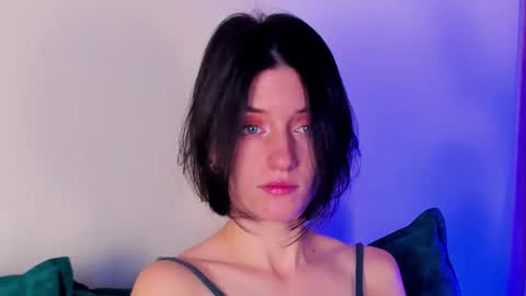 Snapshot of roxy_riot_ chatting on February 13, 2025, 1:29 am roxy_riot_ online show from February 13, 2025, 1:29 am