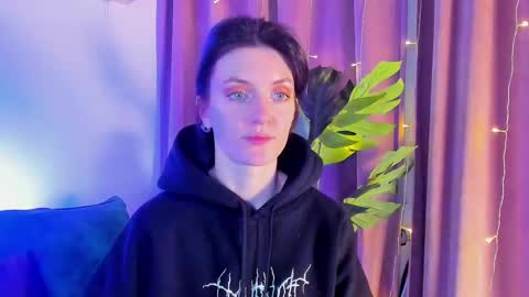 Snapshot of roxy_riot_ chatting on February 15, 2025, 4:25 am roxy_riot_ online show from February 15, 2025, 4:25 am