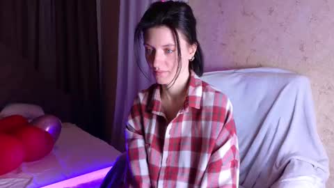 Snapshot of roxy_riot_ chatting on February 17, 2025, 4:31 am roxy_riot_ online show from February 17, 2025, 4:31 am