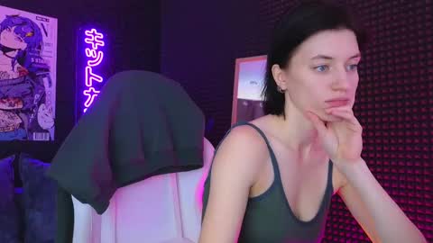 Snapshot of roxy_riot_ chatting on March 7, 2025, 4:35 am roxy_riot_ online show from March 7, 2025, 4:35 am