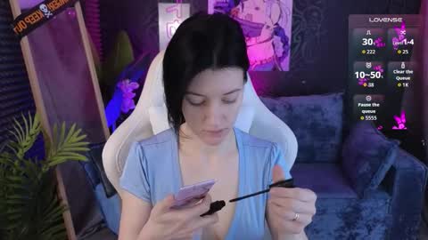 Snapshot of roxy_riot_ chatting on November 5, 2025, 1:27 am roxy_riot_ online show from November 5, 2025, 1:27 am