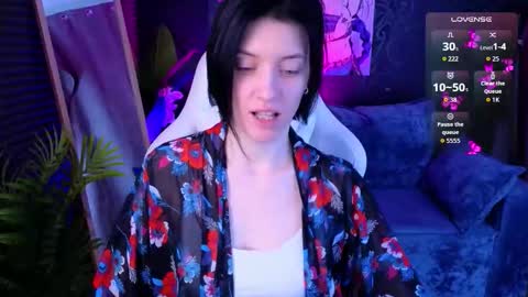 Snapshot of roxy_riot_ chatting on November 13, 2025, 1:37 am roxy_riot_ online show from November 13, 2025, 1:37 am