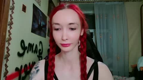 Snapshot of roxy_silver chatting on May 6, 2026, 7:52 pm Roxy online show from May 6, 2026, 7:52 pm