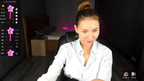 Snapshot of roxy_the_daedevill chatting on December 24, 2024, 1:49 am roxy_the_daedevill online show from December 24, 2024, 1:49 am