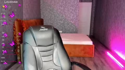 Snapshot of roxy_the_daedevill chatting on December 30, 2024, 7:15 am roxy_the_daedevill online show from December 30, 2024, 7:15 am