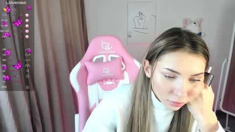 Snapshot of roxy_the_daedevill chatting on January 13, 2025, 4:50 am roxy_the_daedevill online show from January 13, 2025, 4:50 am