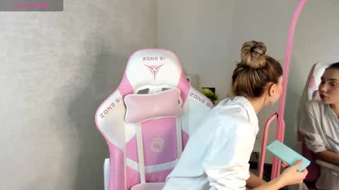 Snapshot of roxy_the_daedevill chatting on January 22, 2025, 2:04 am roxy_the_daedevill online show from January 22, 2025, 2:04 am