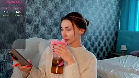 Snapshot of roxy_the_daedevill chatting on February 7, 2025, 7:50 am roxy_the_daedevill online show from February 7, 2025, 7:50 am