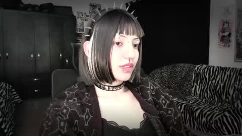 Snapshot of roxy_toxic chatting on July 1, 2026, 12:34 am Roxy Independient model Help me to reach 50 thumbs up online show from July 1, 2026, 12:34 am