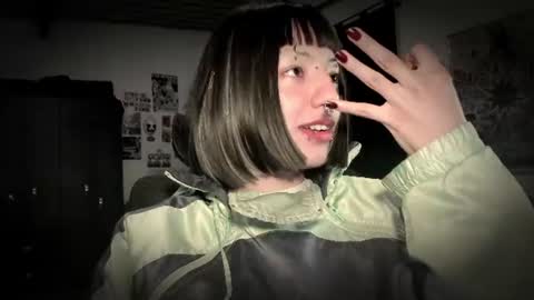 Snapshot of roxy_toxic chatting on July 30, 2026, 12:31 am Roxy Independient model Help me to reach 50 thumbs up online show from July 30, 2026, 12:31 am