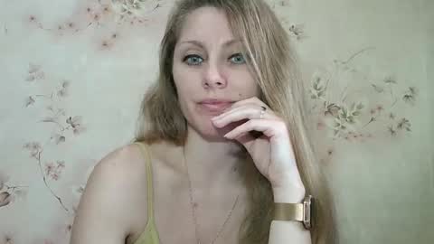 roxyfox18x01 online show from December 14, 2025, 8:52 am