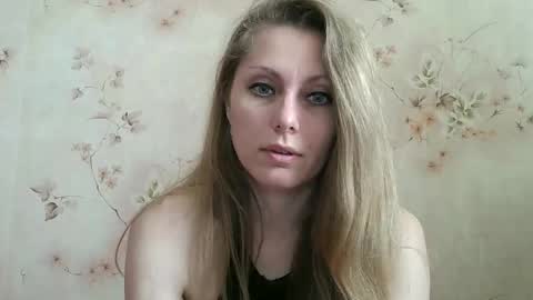 roxyfox18x01 online show from April 16, 2026, 8:04 am