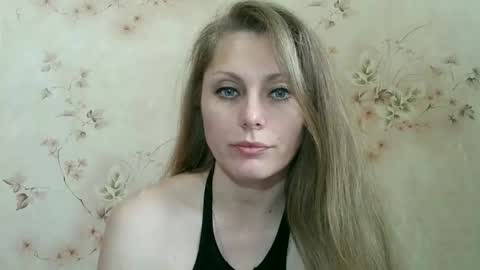 Snapshot of roxyfox18x01 chatting on May 18, 2026, 6:41 am roxyfox18x01 online show from May 18, 2026, 6:41 am
