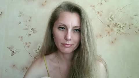 Snapshot of roxyfox18x01 chatting on May 23, 2026, 1:48 pm roxyfox18x01 online show from May 23, 2026, 1:48 pm