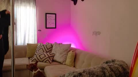 Roxy Nyes online show from April 7, 2026, 8:31 pm