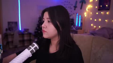 roxysuh online show from March 5, 2025, 8:00 am