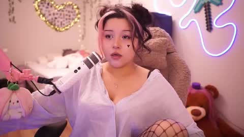 roxysuh online show from October 5, 2025, 7:39 am