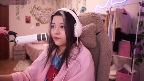 Snapshot of roxysuh chatting on March 2, 2026, 7:26 am roxysuh online show from March 2, 2026, 7:26 am