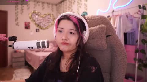 roxysuh online show from March 27, 2026, 7:25 am