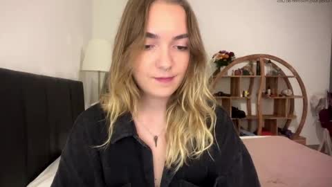 Roxy online show from May 6, 2026, 12:21 pm