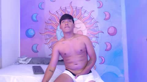 Snapshot of roy_fox_ chatting on January 15, 2026, 3:49 pm ROY online show from January 15, 2026, 3:49 pm