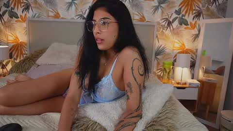 Chloe online show from June 5, 2026, 8:20 am