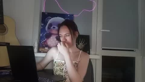 Snapshot of royalnectar chatting on June 26, 2026, 5:28 pm royalnectar online show from June 26, 2026, 5:28 pm