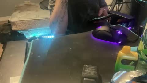 Royalty13m online show from November 19, 2025, 12:54 am