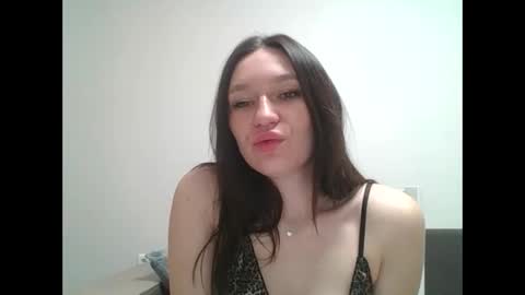 Roza05x online show from March 6, 2026, 9:17 am