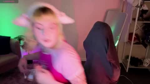 Roziett online show from March 19, 2026, 9:13 am