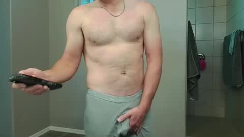 rshaw2891 online show from April 12, 2026, 4:34 pm