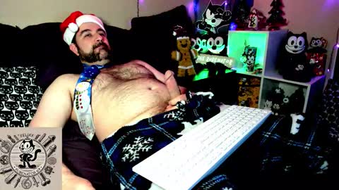 Snapshot of rubenator69 chatting on December 21, 2025, 3:30 pm Ruben online show from December 21, 2025, 3:30 pm