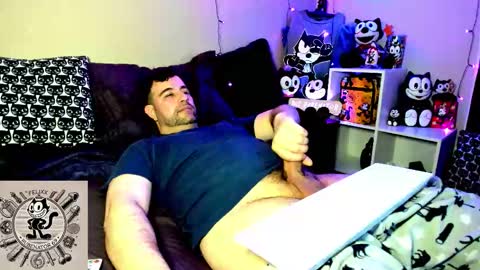 Snapshot of rubenator69 chatting on February 6, 2026, 2:53 pm Ruben online show from February 6, 2026, 2:53 pm