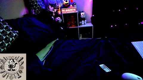 Snapshot of rubenator69 chatting on February 25, 2026, 12:09 am Ruben online show from February 25, 2026, 12:09 am